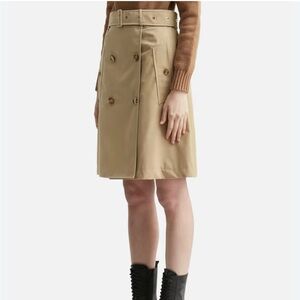 Super cute woman’s military cargo skirt.